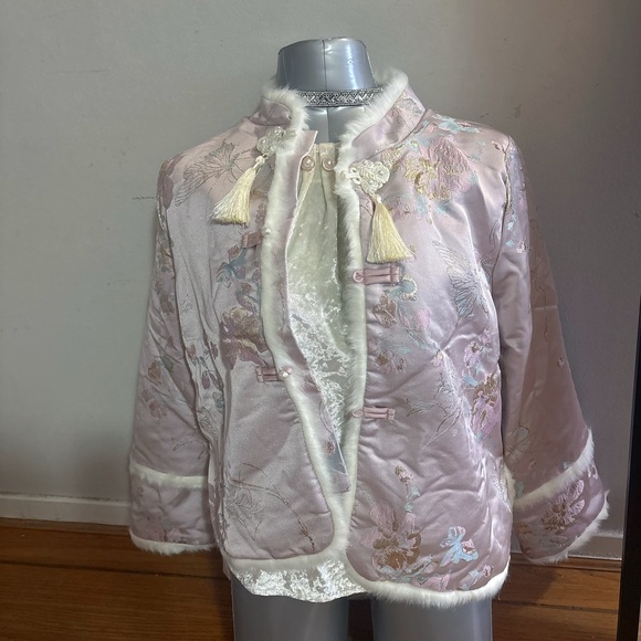 Cream Ruffled Puff Sleeve Vest with Bib Collar - Picture 2 of 4